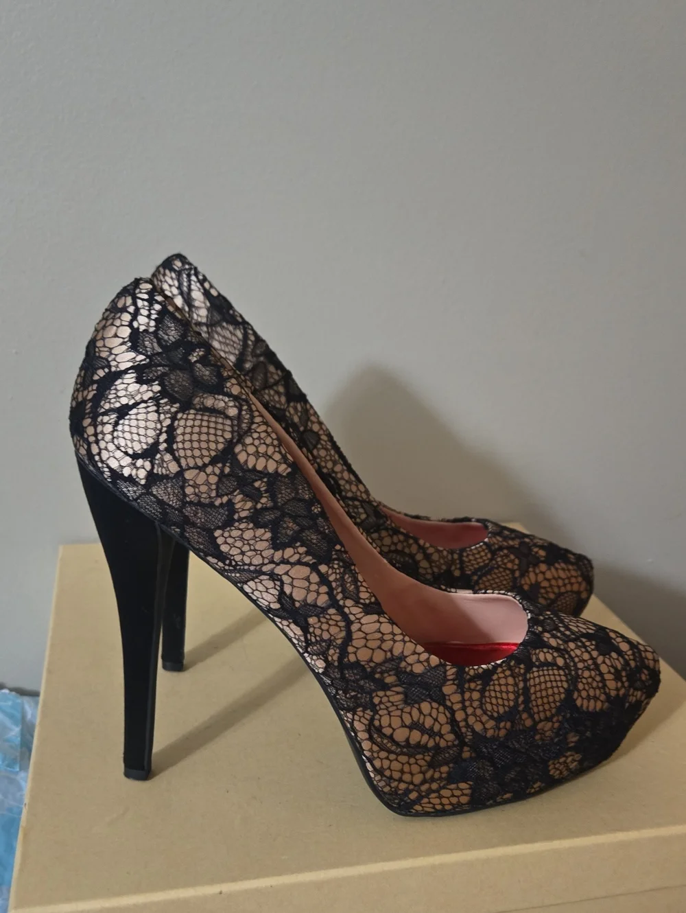 Frederick's of Hollywood Black Lace Nude Platform Stiletto Pumps Size 11M